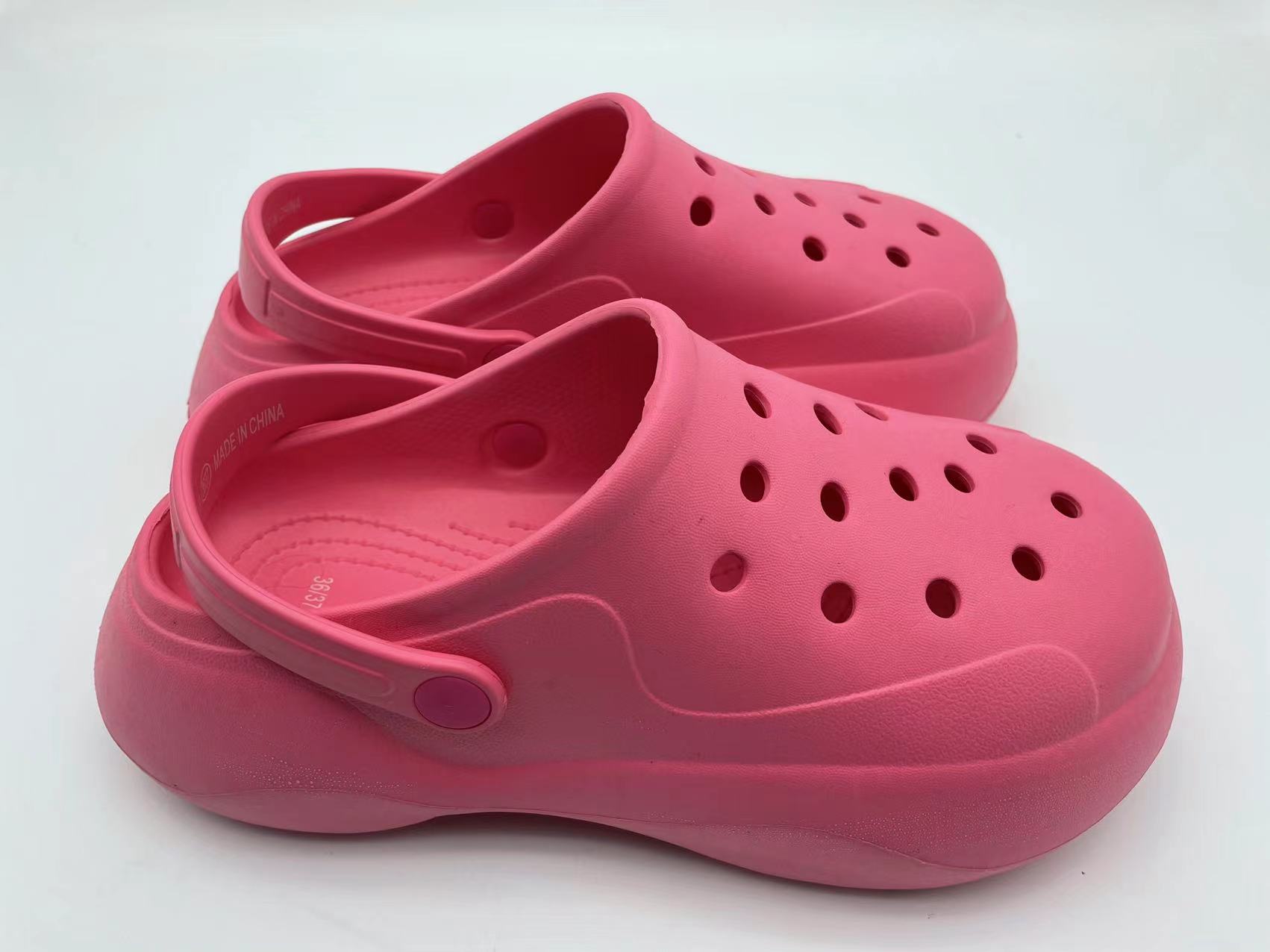 OEM Summer Beach Foot Feel Comfortable Shoes Thick Soled Garden Clogs 