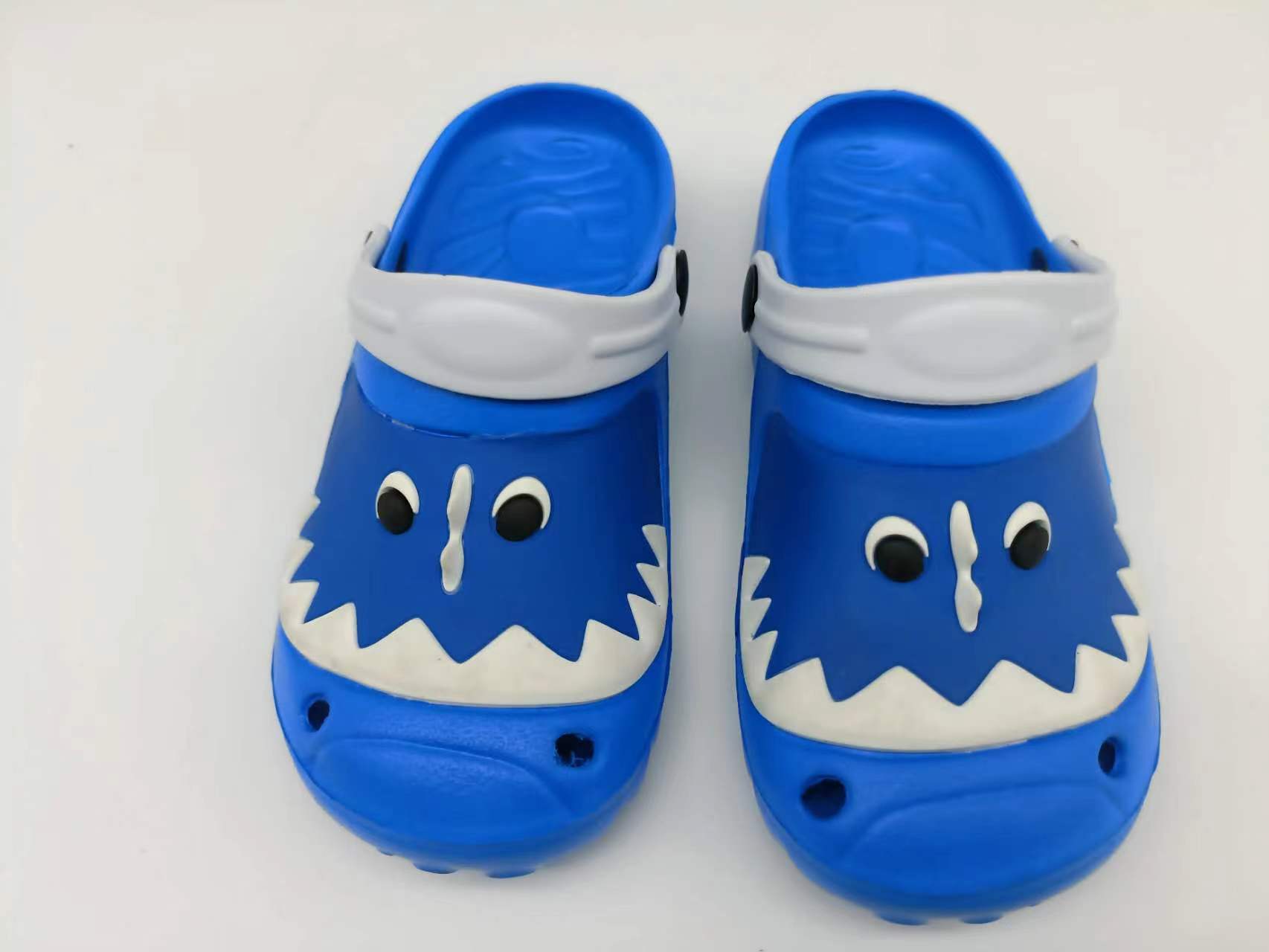 Custom Kids Holes Sandals Hollow Breathable Outdoor Summer Garden Shoes EVA Clogs 