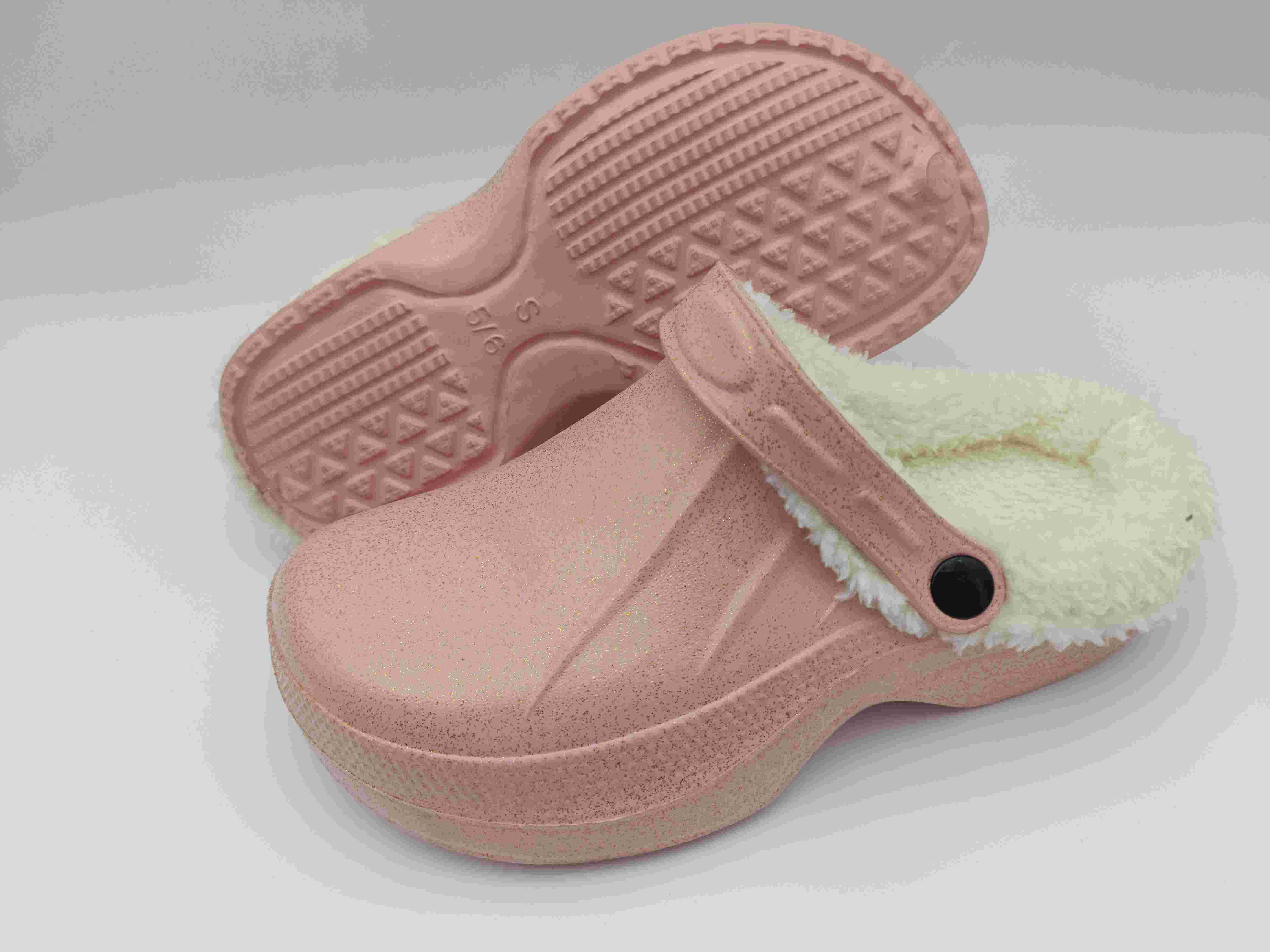 Customized Fashion Solid Color EVA Garden Clogs Shoes with Plush Lining 