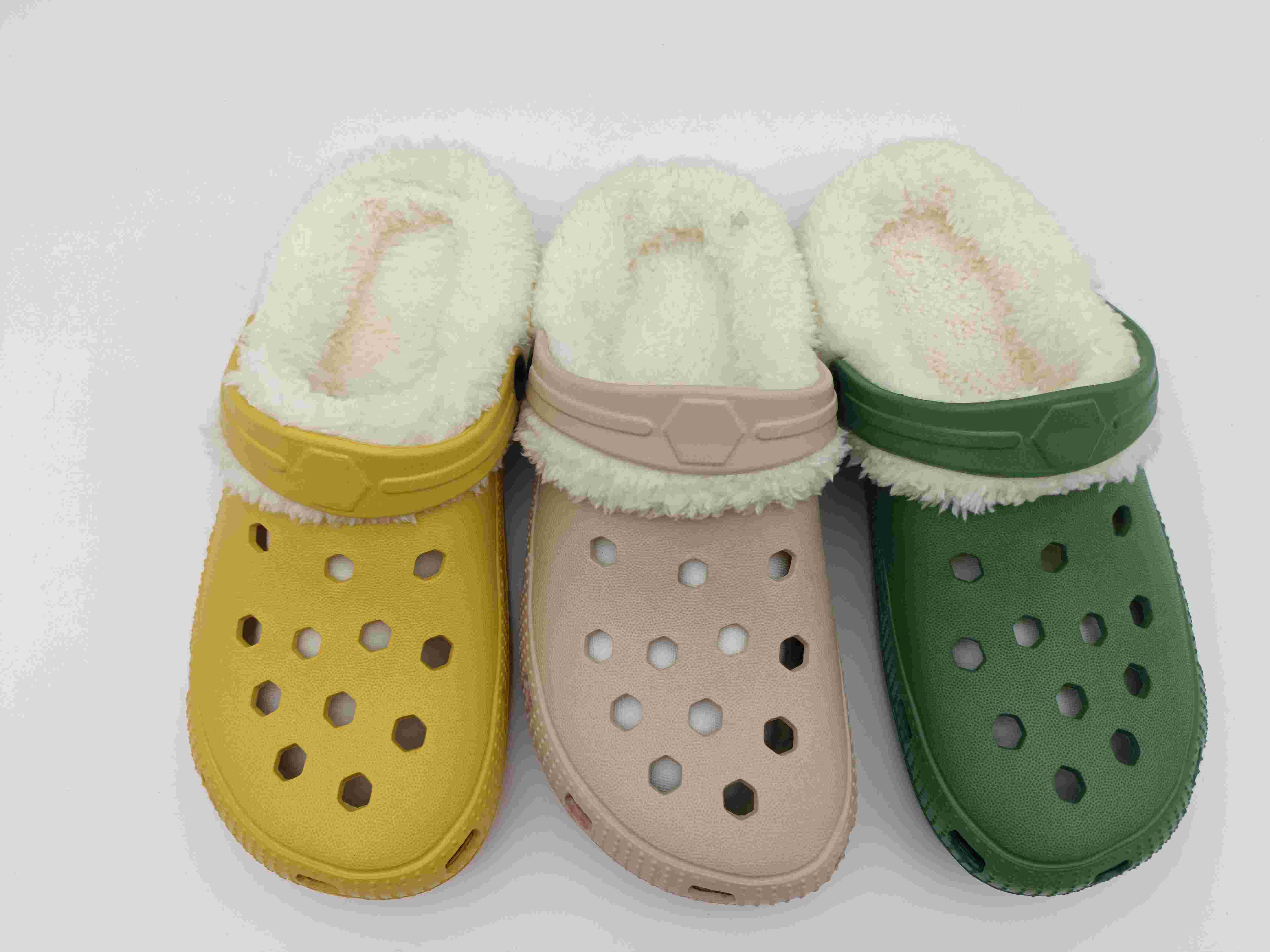 Customized Footwear Kids Slippers Anti Slip EVA Clogs Shoes with Fur Lining 