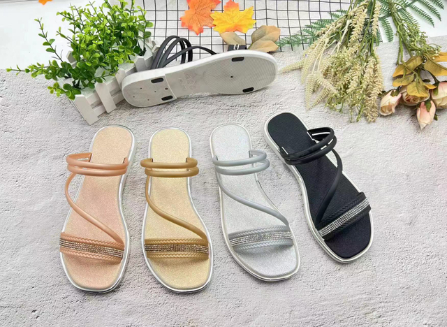 Customized Summer Flat Female New Beach Comfort PVC Woman Sandal