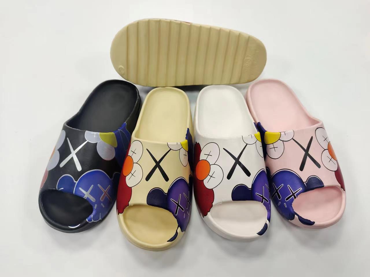 2022 New Summer Indoor Thick Bottom Slippers Lady Slippers Couple Sandal Women Slides Slippers