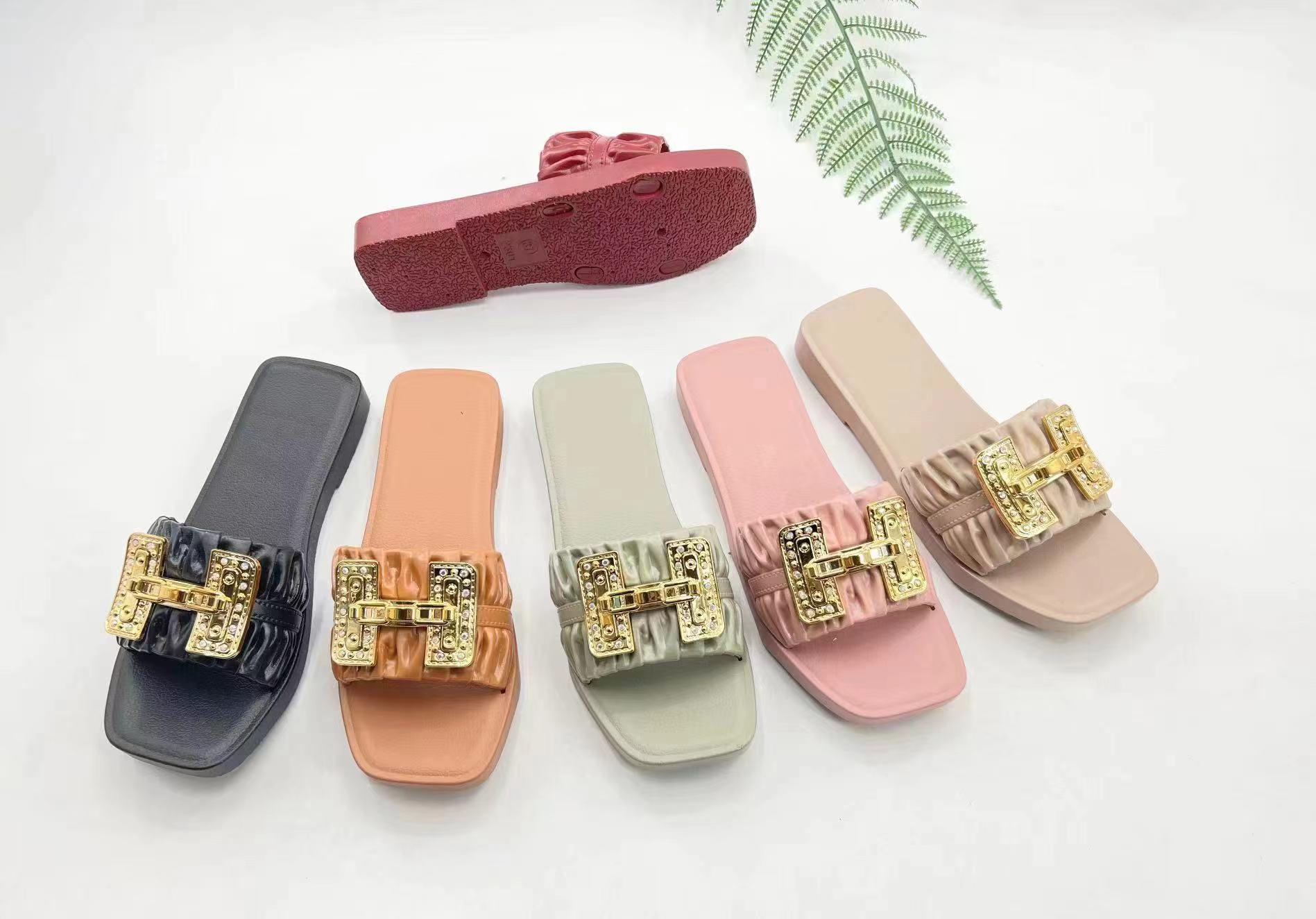 Customizable Fashion Ladies Flat Shoes Decorations PVC Ladies Summer Slippers