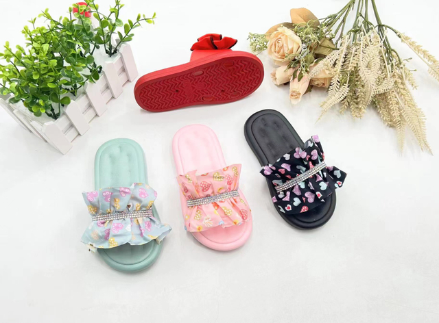 OEM Cute PVC Lady Indoor Slippers Comfortable Non Slip Women Slippers