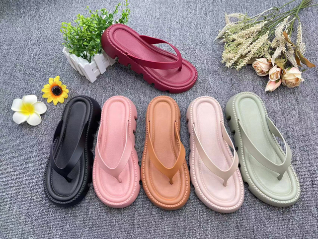 Ladies Beach Flat Slippers Slide Outdoor Sandals for Women Flip Flops