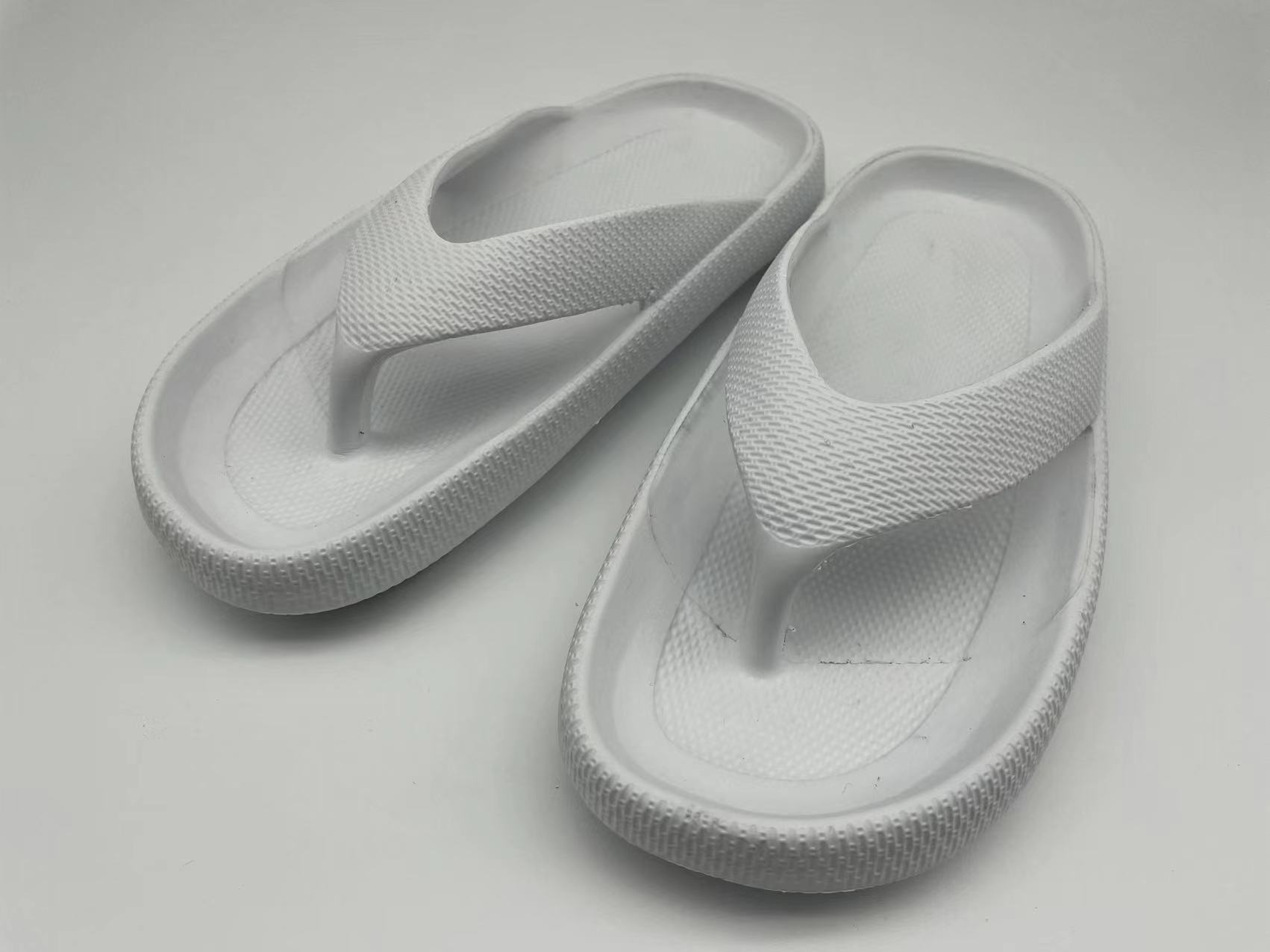 Non-slip thick bottom EVA high elastic rubber plastic beach slippers women's solid color flip flops