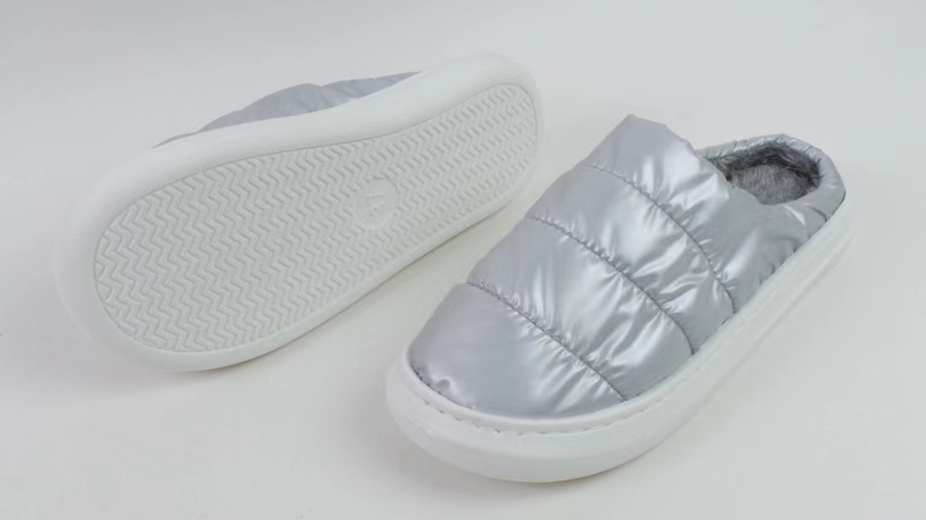 Custom Plush Lining Warm Waterproof Non-slip Outdoor Winter Cotton Slippers
