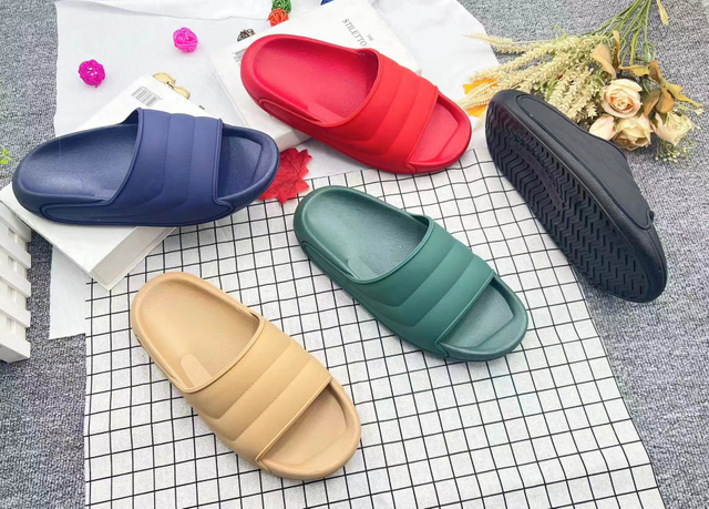 Customized Logo Men's Slides Pvc Sandals Fashion Casual Summer Designer Slippers