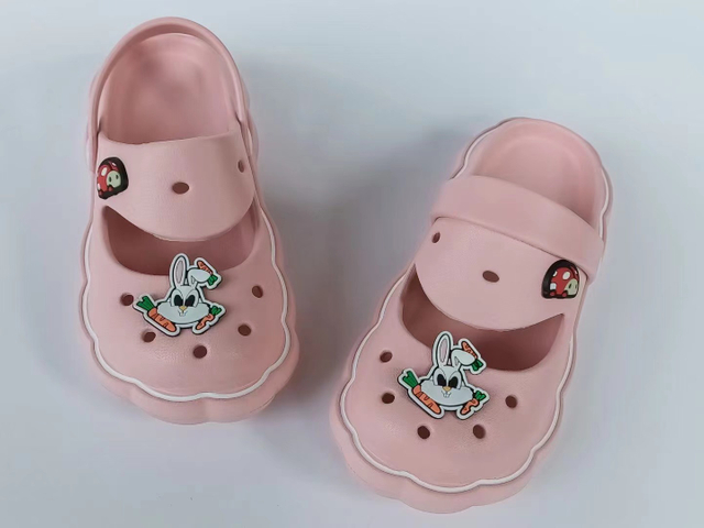 Factory Outdoor Sports Children Beach Slipper Sandals Environmentally Friendly EVA Kids Clog with Yellow Duck
