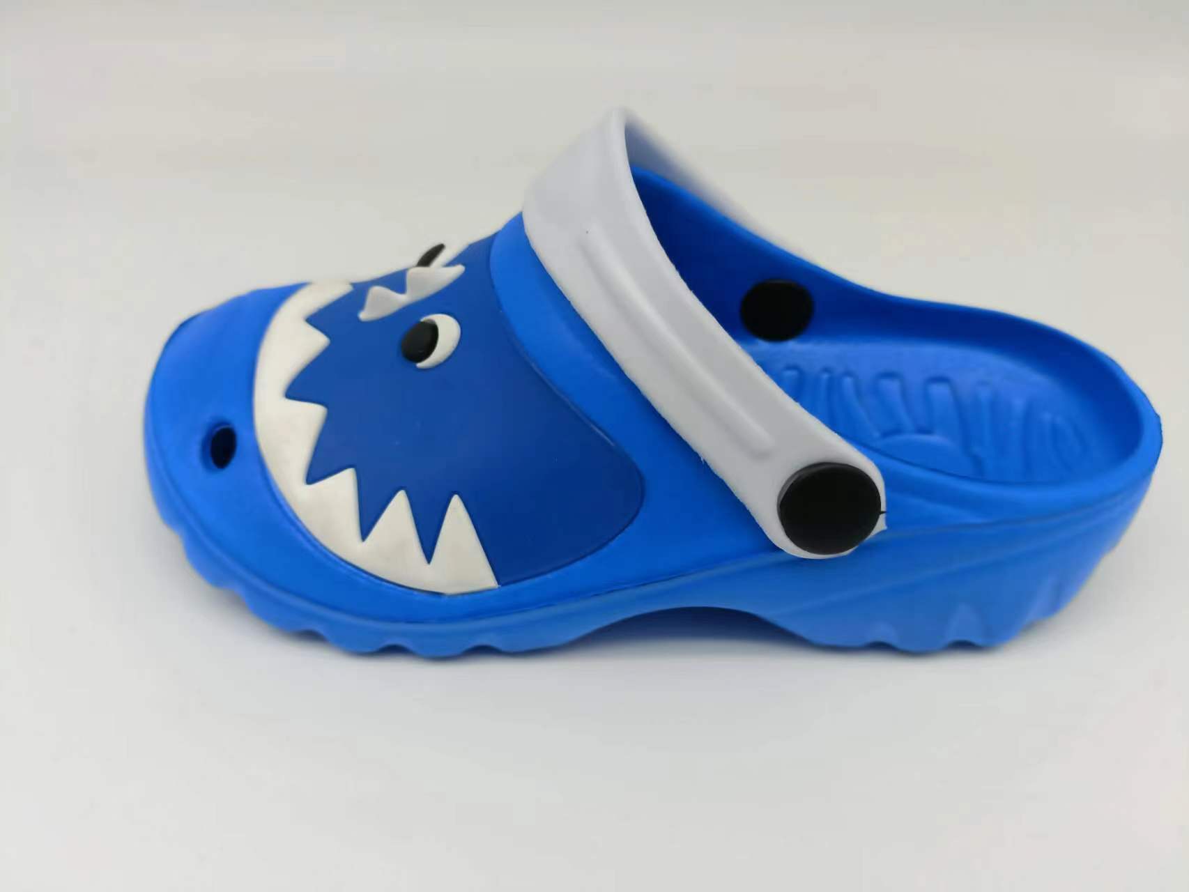 Custom Kids Holes Sandals Hollow Breathable Outdoor Summer Garden Shoes EVA Clogs 