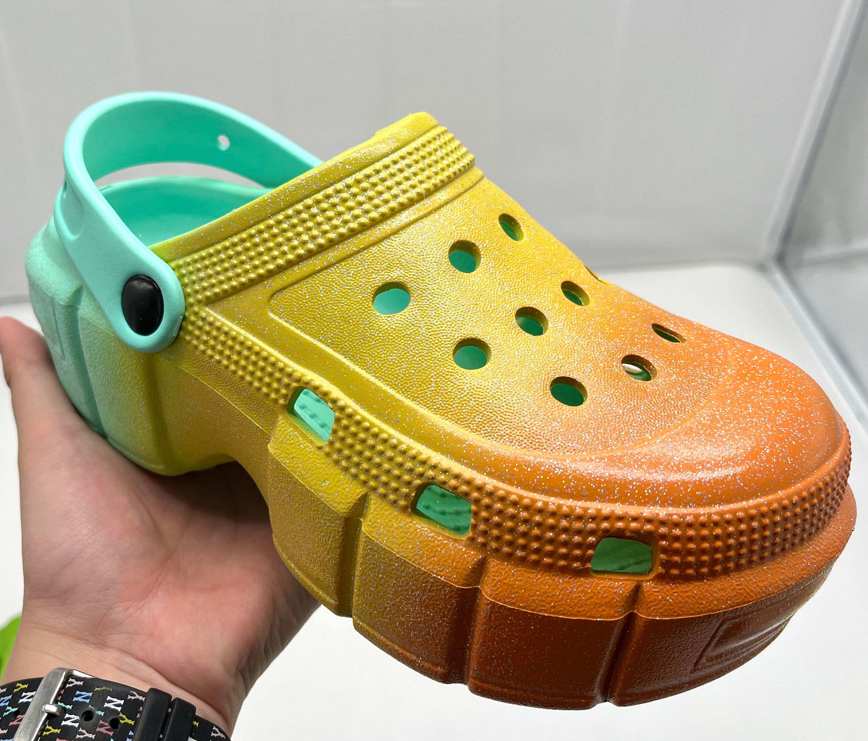 Thick-soled EVA Garden Shoes Ladies Fashion Clogs Garden Shoes Super Soft Breathable Women Clogs