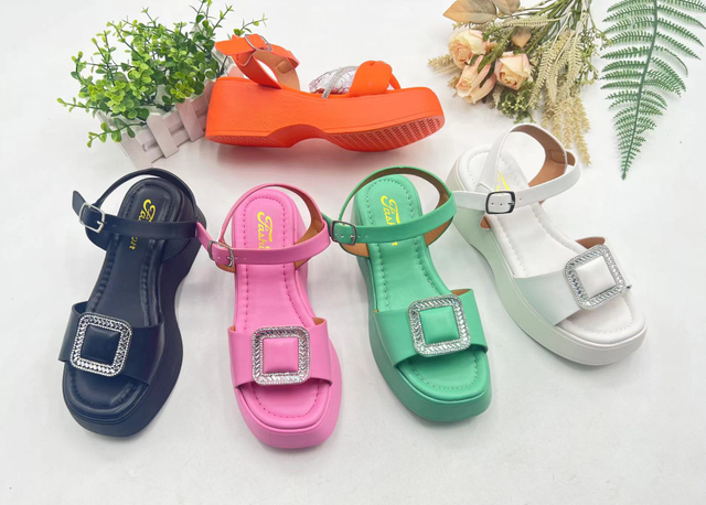Summer Home Footwear Thick Bottom Wear Outside PVC Women Slippers 