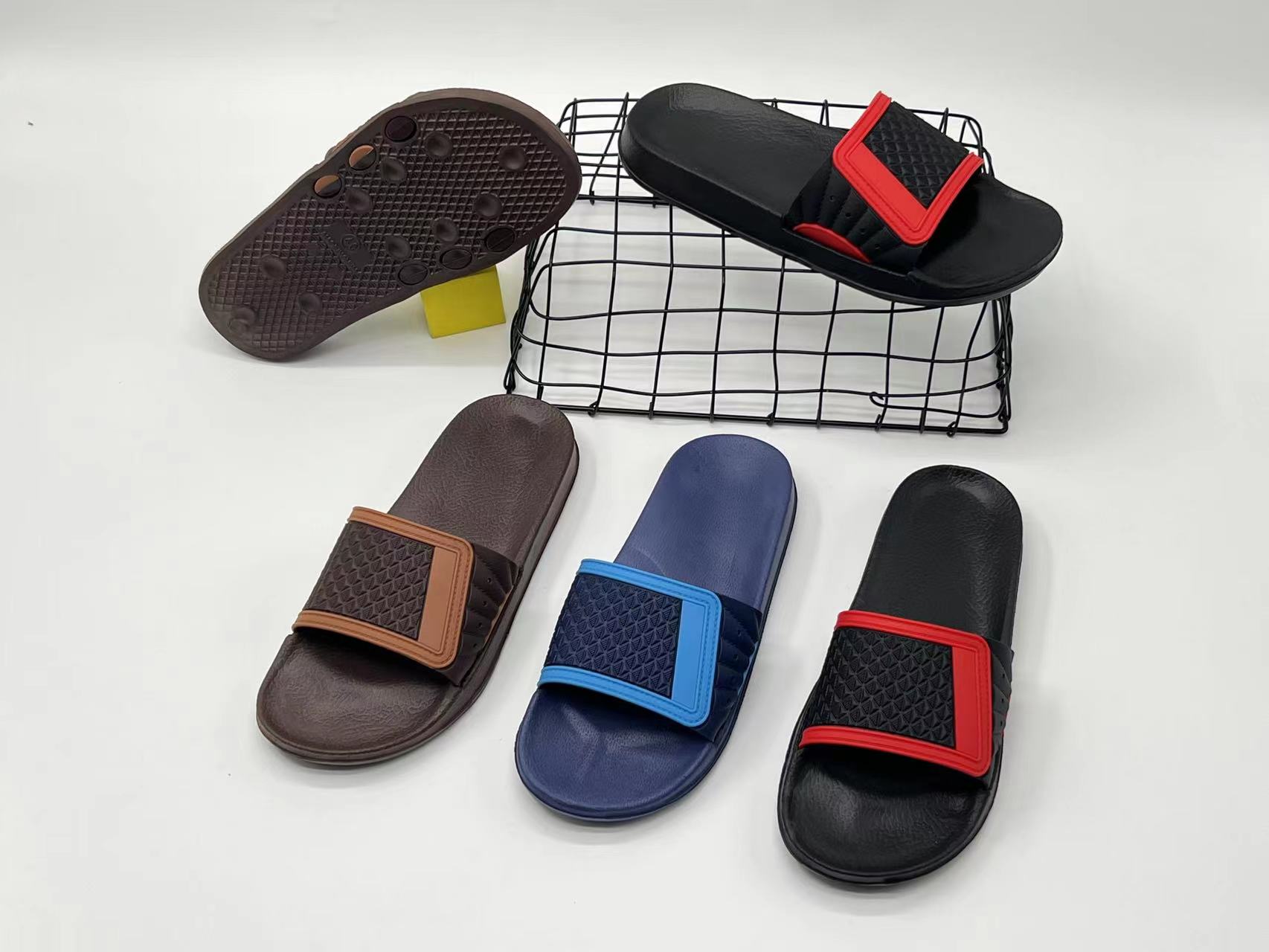 Customized PVC Upper EVA Outsole Casual Slippers for Men