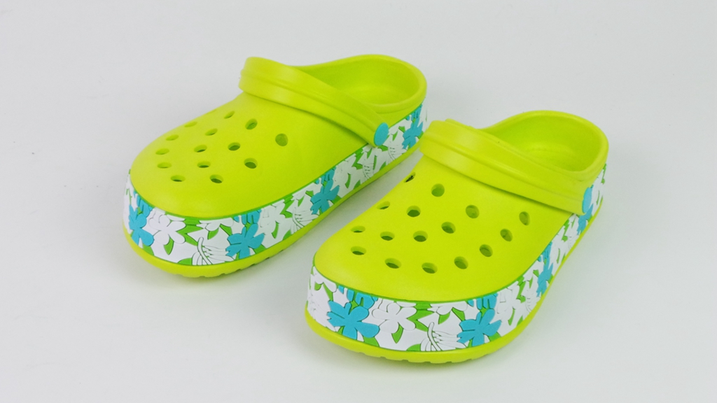 Fashion Clogs Shoes Breathable Super Light Weight Softness for Beach