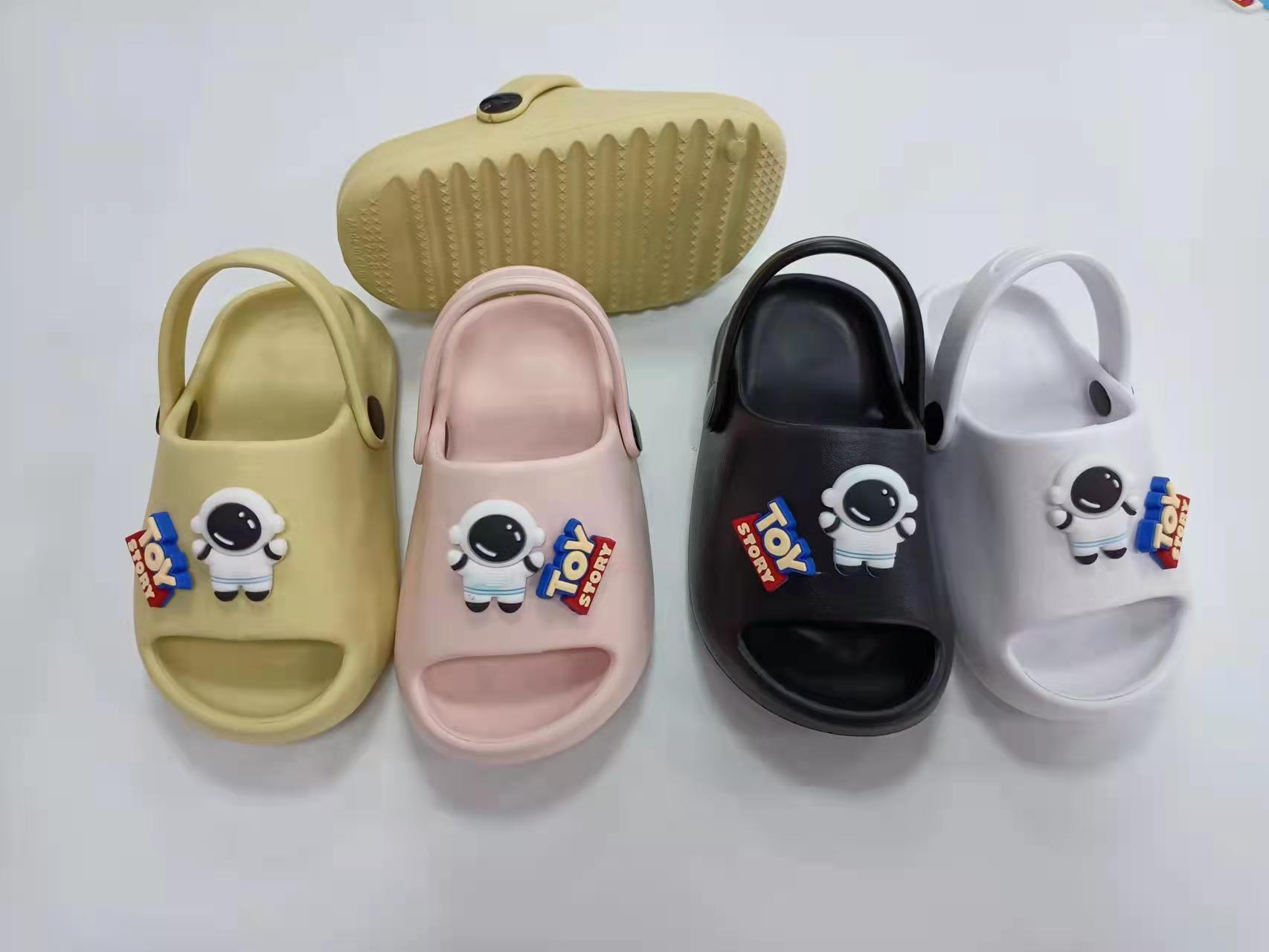 2022 New Style Children Sandals Footwear Kids Slippers Custom Shoes Cartoon Cute Boy Shoes