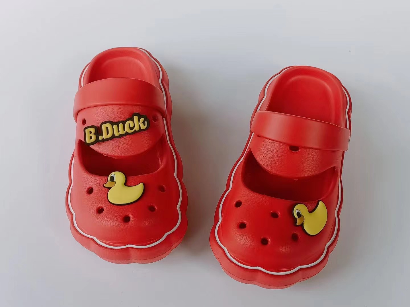 Factory Outdoor Sports Children Beach Slipper Sandals Environmentally Friendly EVA Kids Clog with Yellow Duck