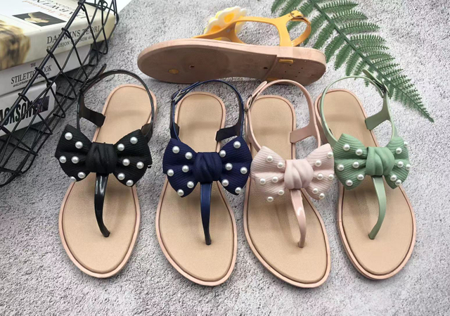  Fashion Design Delicate Decoration Lady′s PVC Sandals(TNDL50010)