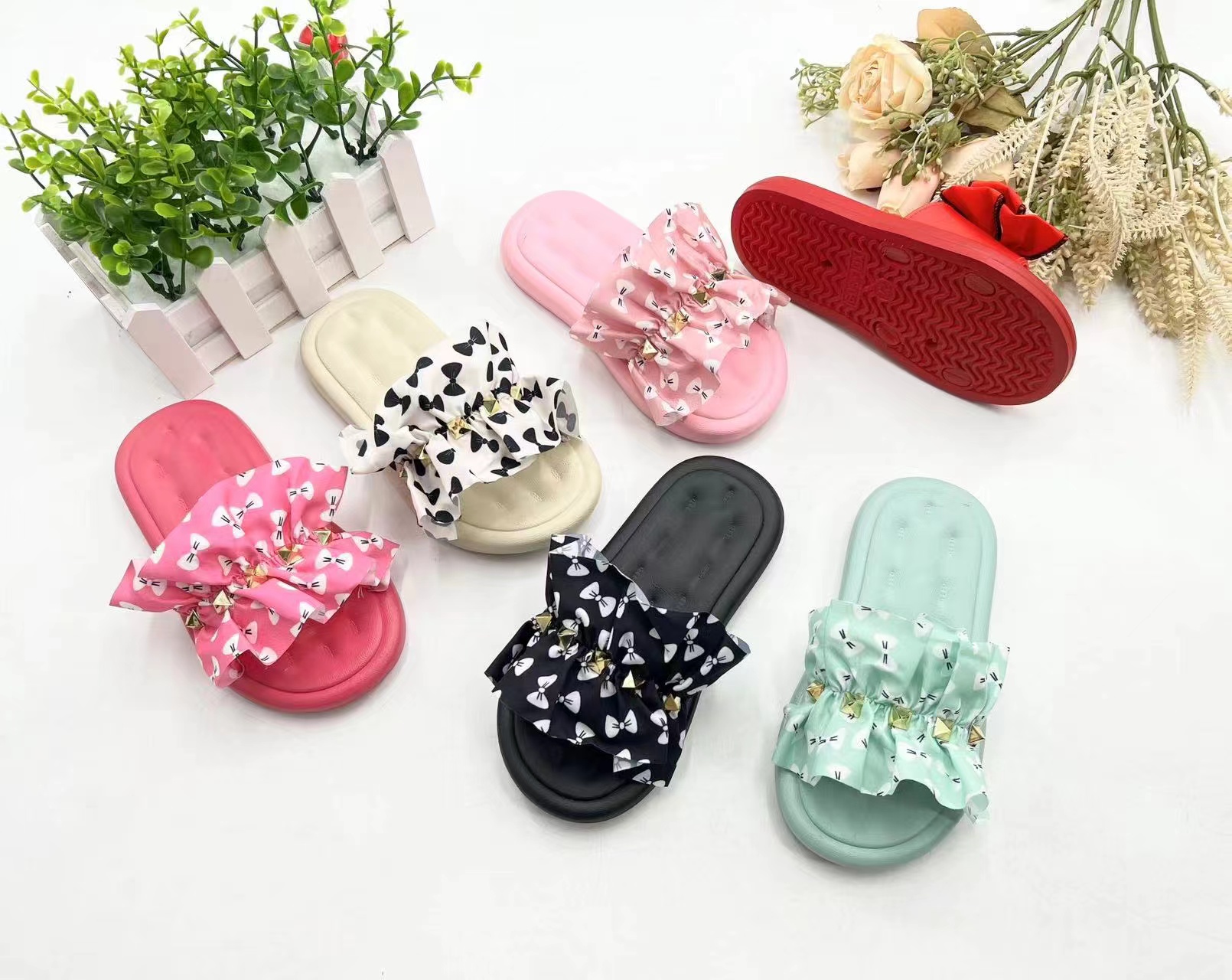 Fashionable Anti Slip PVC Children Summer Slippers Bathroom Slipper For Kids