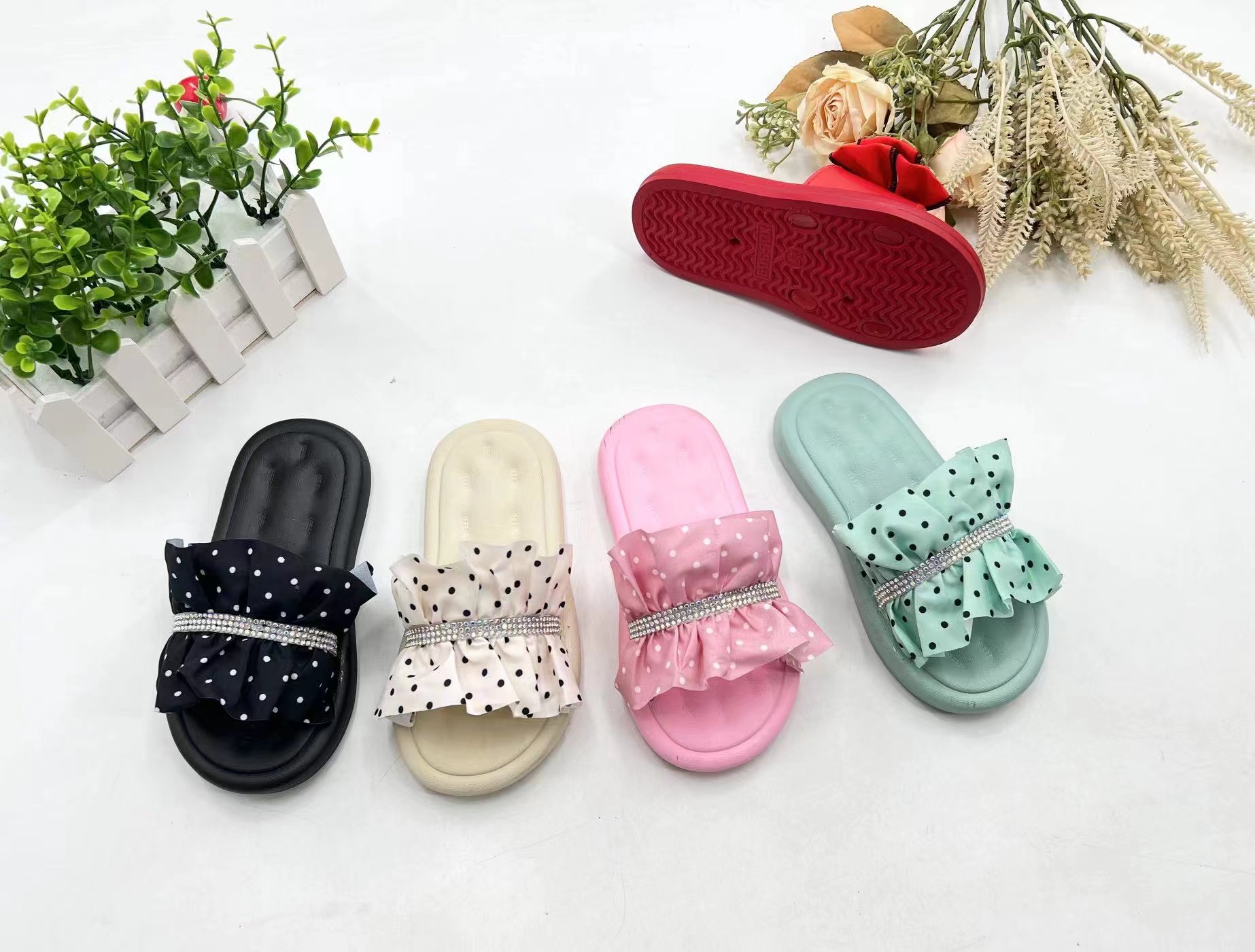 OEM Cute PVC Lady Indoor Slippers Comfortable Non Slip Women Slippers