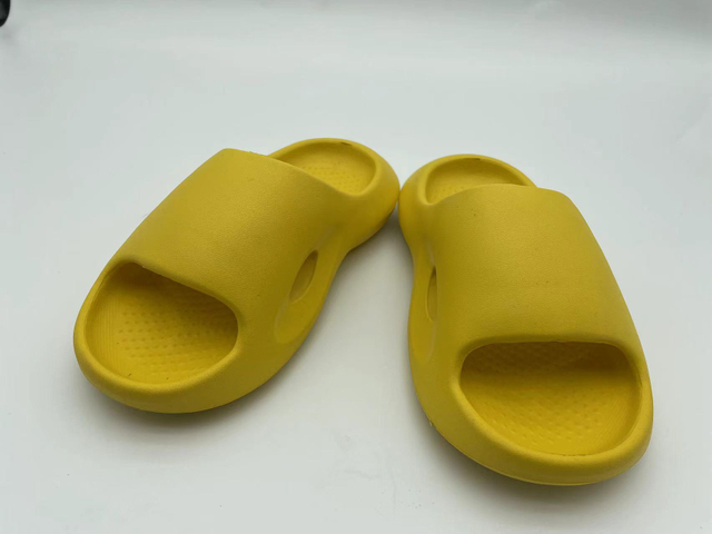 Summer Ladies Non-Slip Indoor Bathroom Slippers Household Soft Bottom EVA Slippers 