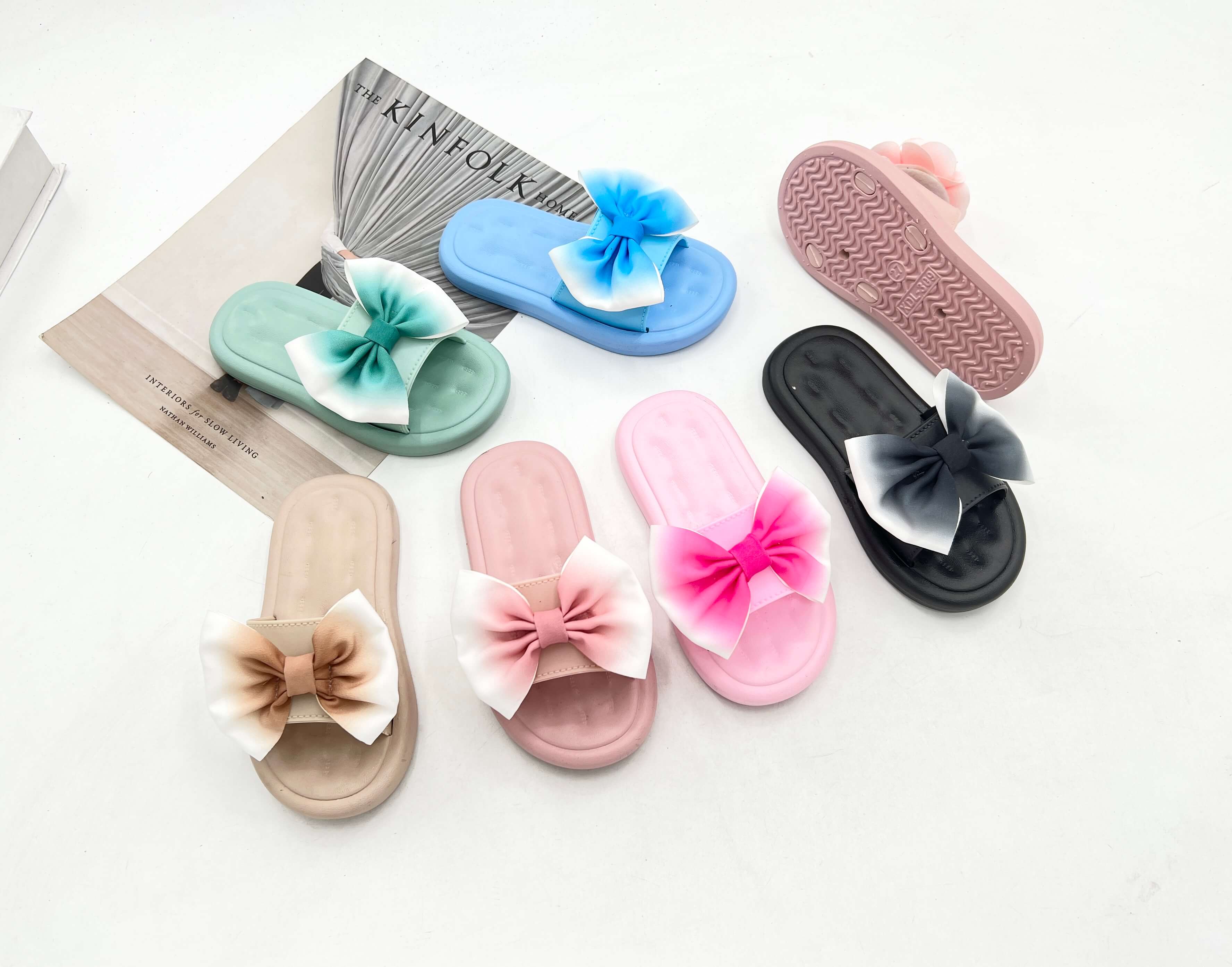 Customized Little Girls Summer Beach Shoes Flower Open Toe Flat Slippers 