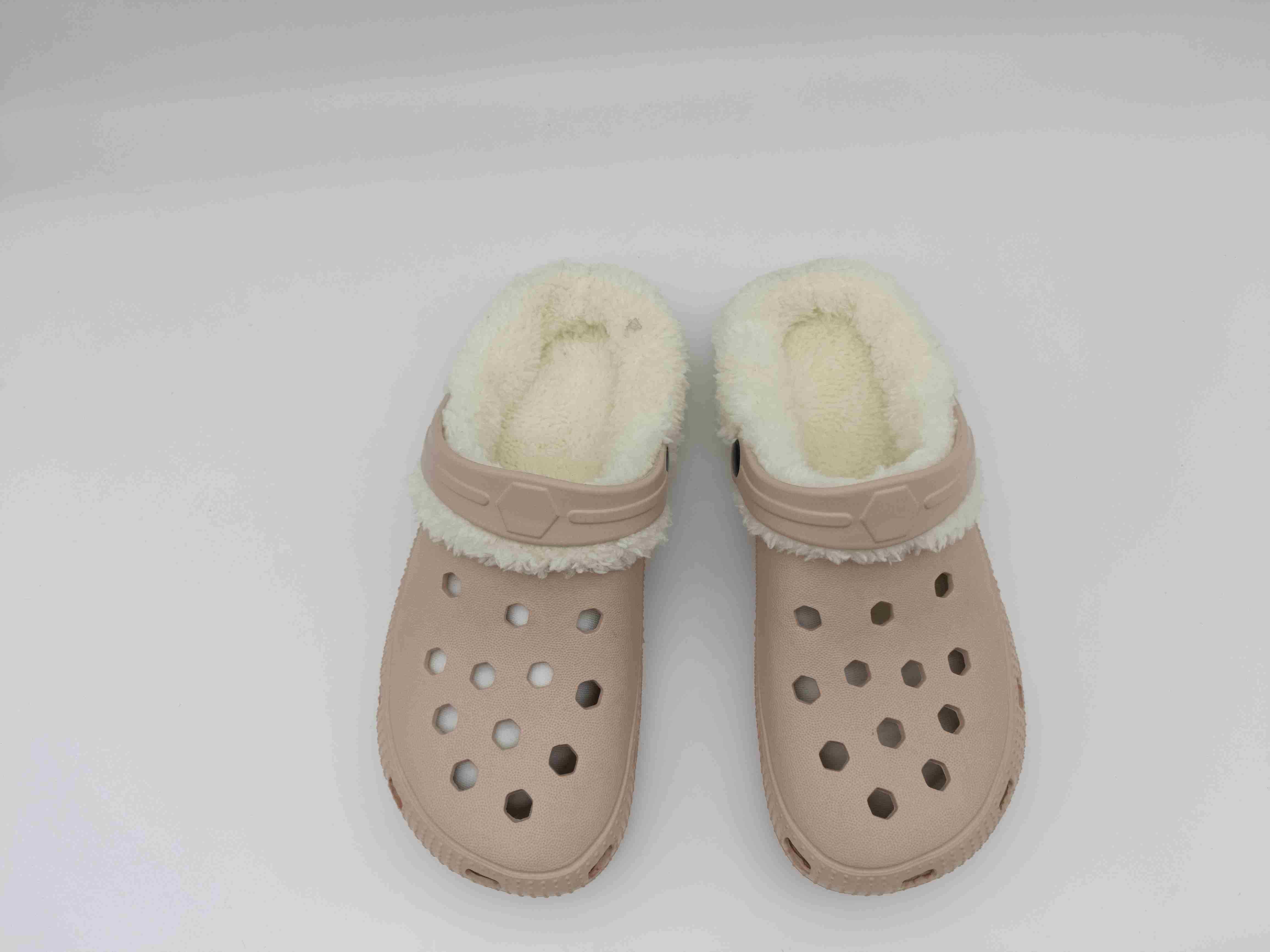 Customized Footwear Kids Slippers Anti Slip EVA Clogs Shoes with Fur Lining 
