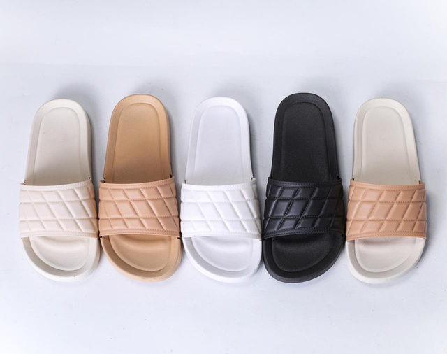  OEM Ladies Fashion Casual PVC Flat Slippers for Women