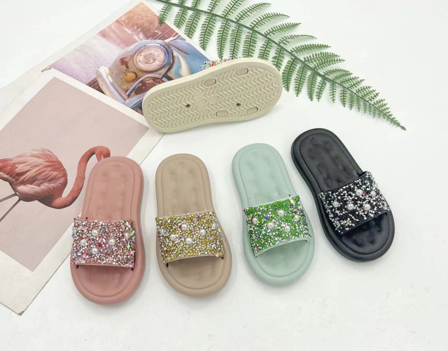 Fashion Design Summer Beach Custom Logo Plastic PVC Kids Boys Girls Children Slides Slippers with Colorful Diamonds 