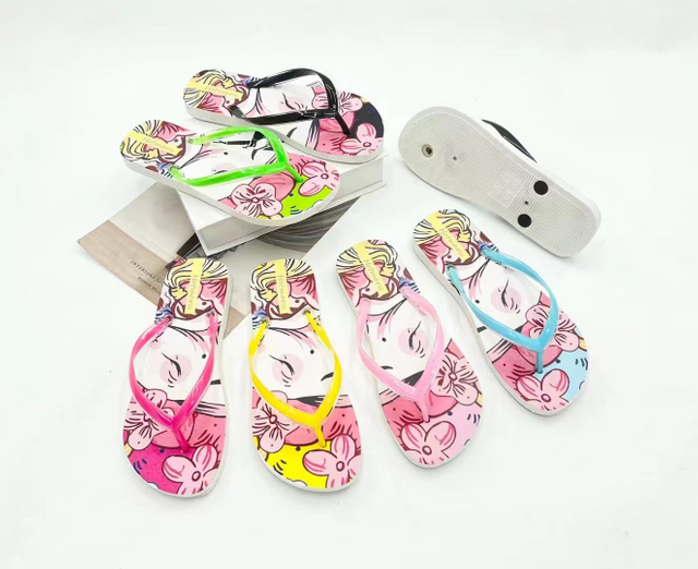 Customized Outdoor New Fashion Simple Flat Beach Thong Slipper PVC Girls Flip Flops