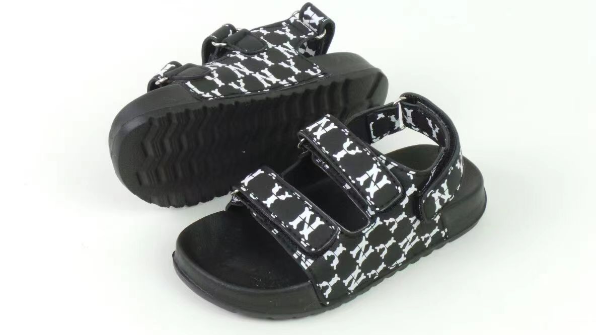 Customized Summer Casual Breathable Anti Slip Children Sandals with Magic Buckle 