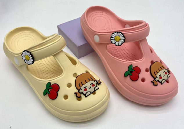 Customized Summer Children Sandals Waterproof Breathable EVA Kids Pink Garden Clogs