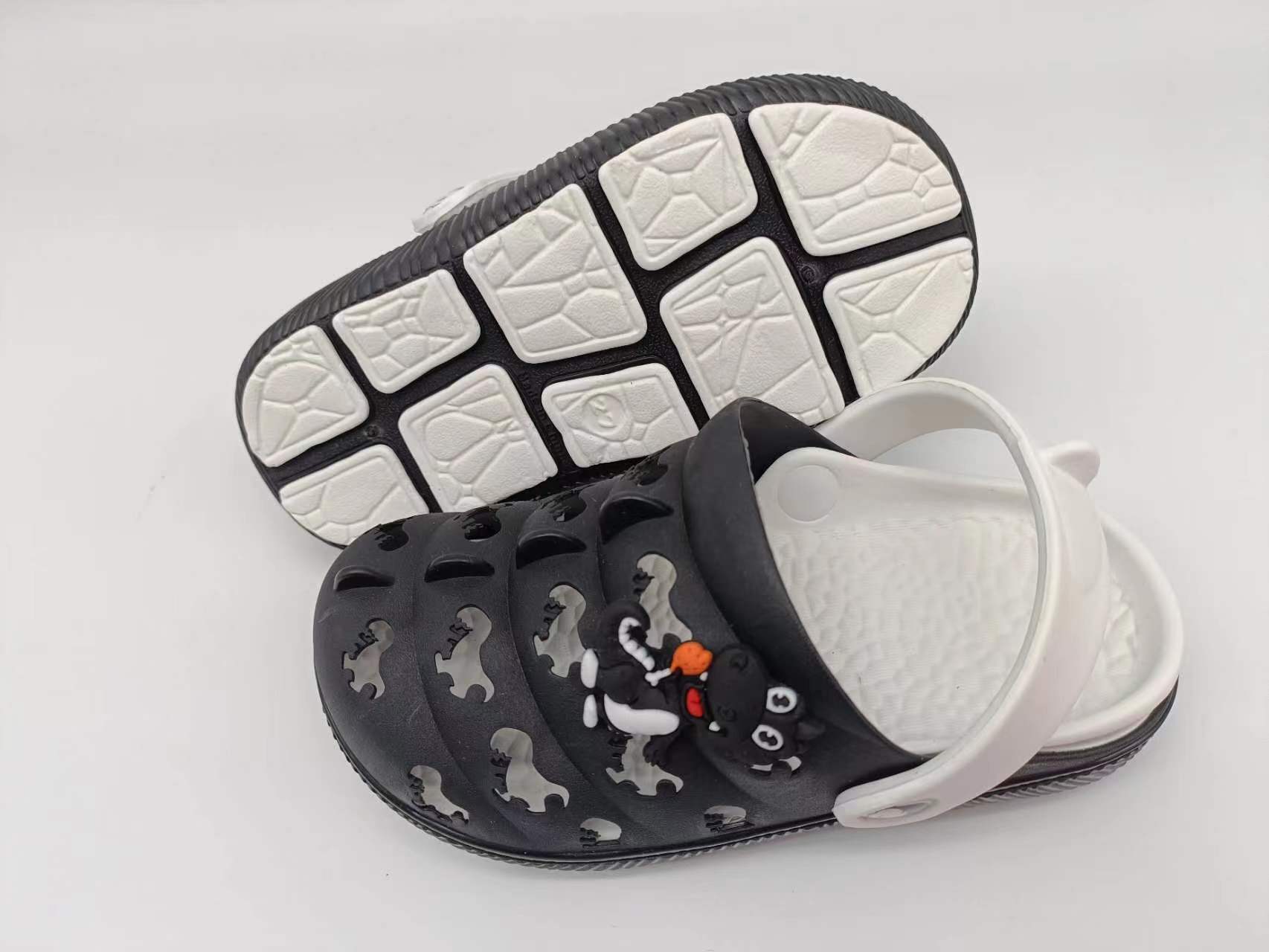 EVA Anti-skid Children's Breathable Slippers Dinosaur Shaped Hole Indoor Slippers