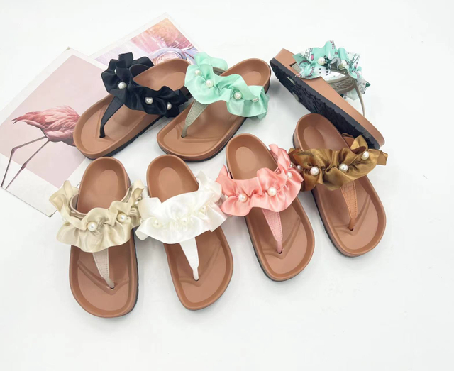 Outdoor Ladies Womens Flipflops Flip Flops PVC Flip-flops Colorful Sandals Anti Slip Beach Shoes with Agaric Lace