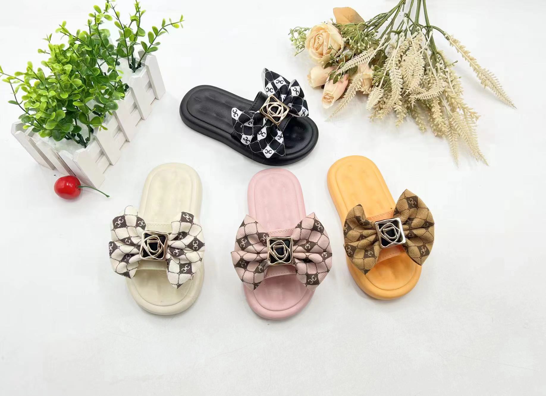 Personalized Woman Fashion Design Casual Slipper Shoes Lady Bathroom PVC Slipper